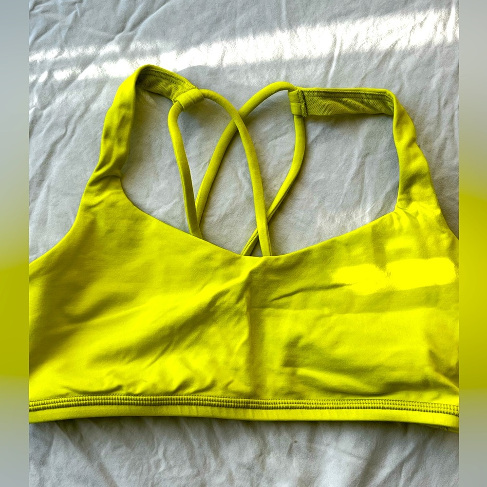 Lululemon sports bra size 4